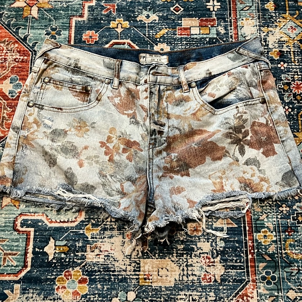 FREE PEOPLE | Floral Distressed Jean Shorts Size 30